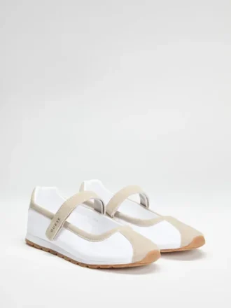 Bailarinas con logotipo Treece