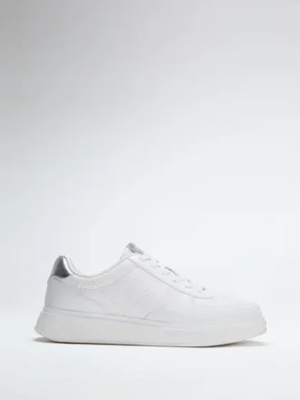 Zapatillas de caña baja con relieve Wulfred